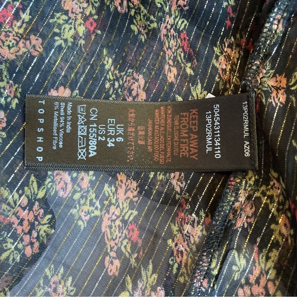 Topshop Tiered Ruffle Floral Button Front Blouse Size 2 - Picture 9 of 9